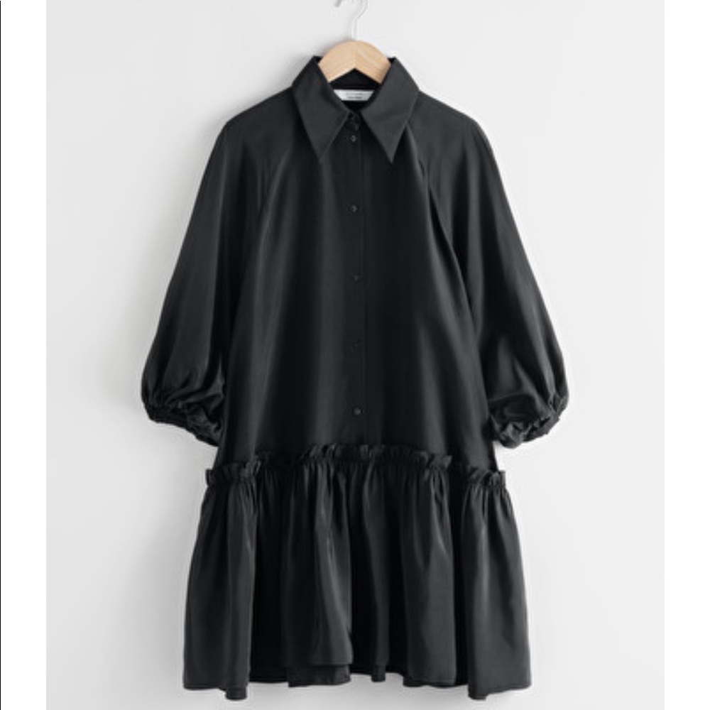 Volumnious ruffle mini dress